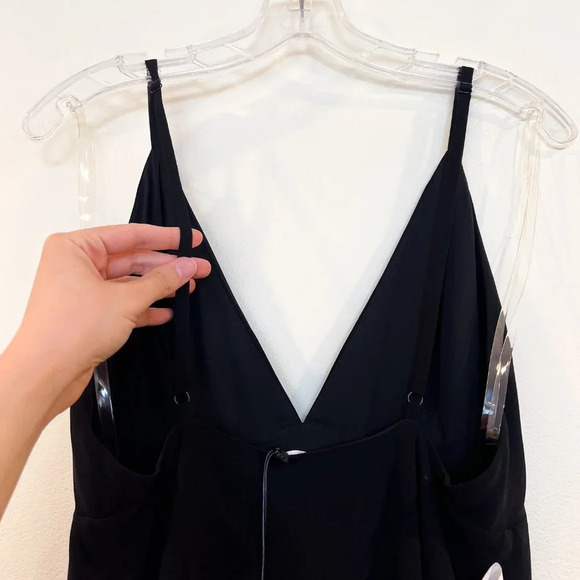 Fame and Partners Black V Neck Strappy Adjustable Tiered Classic Mini Dress NWT - Picture 4 of 11